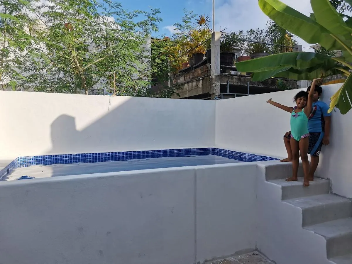 הוילה פלאייה דל כרמן Casa Playense Con Alberca Privada 0*,  מקסיקו